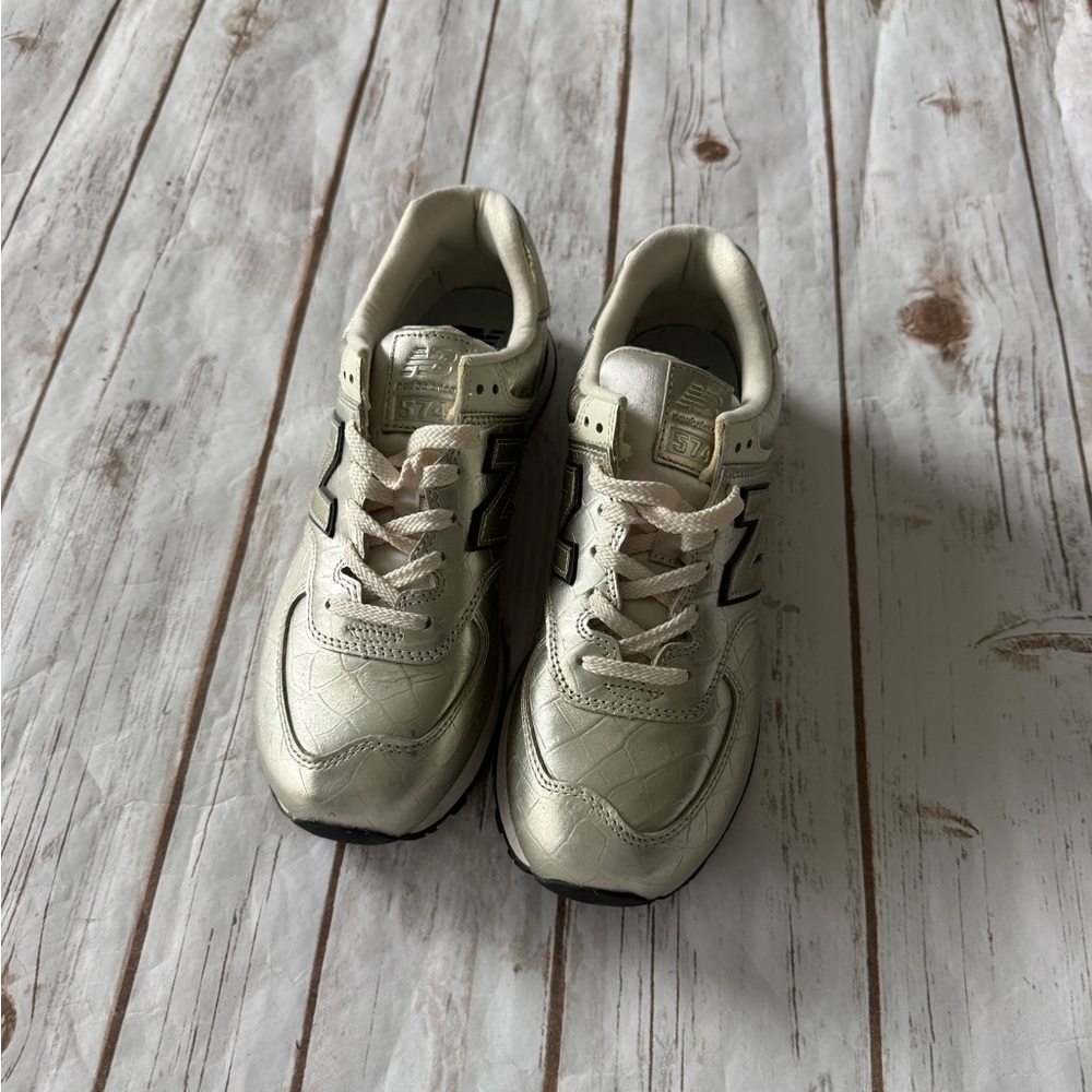 New Balance 574 Gold Sneakers - Picture 4 of 9
